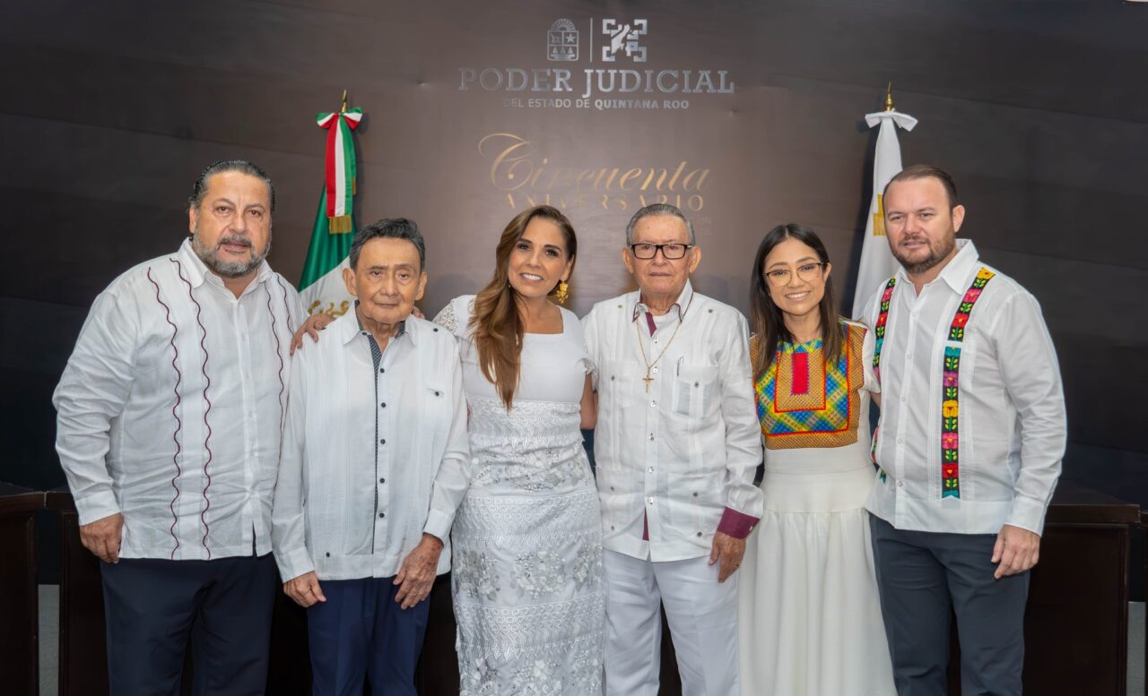 Quintana Roo conmemora 50 años de su Constitución